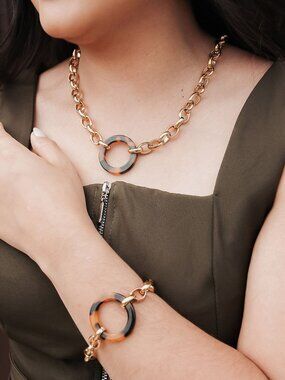 Tortoise & Gold Chain Jewelry Set | Chic Statement Necklace & Bracelet